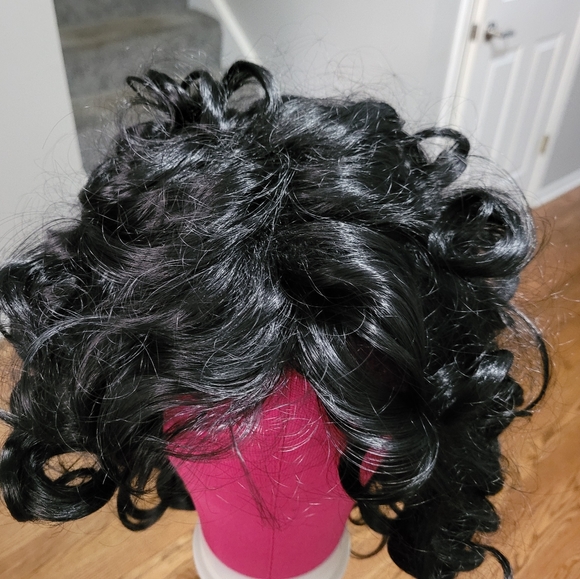 Black 1B Synthetic 10" Loose Curls Wig - Picture 4 of 5